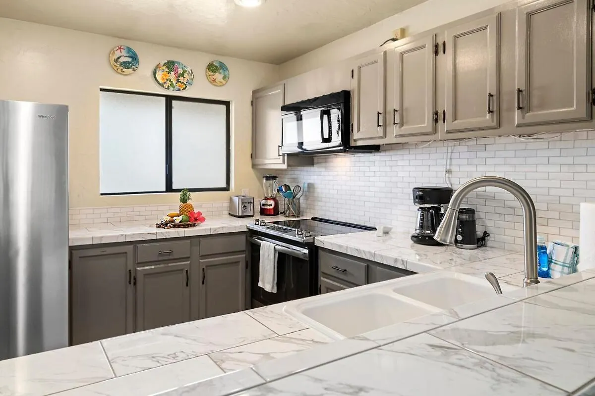 Top Floor Oceanview Kona Condo! Kailua-Kona