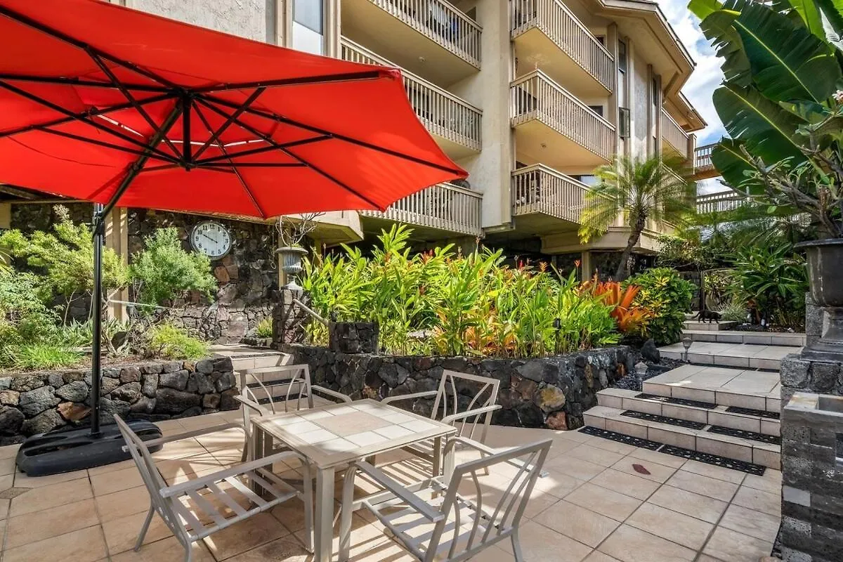 Top Floor Oceanview Kona Condo! Kailua-Kona Apartment